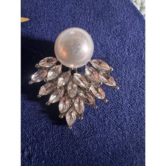 Pearl Crystal Cluster Stud Earrings Silver Tone Nickel Free - Picture 3 of 4